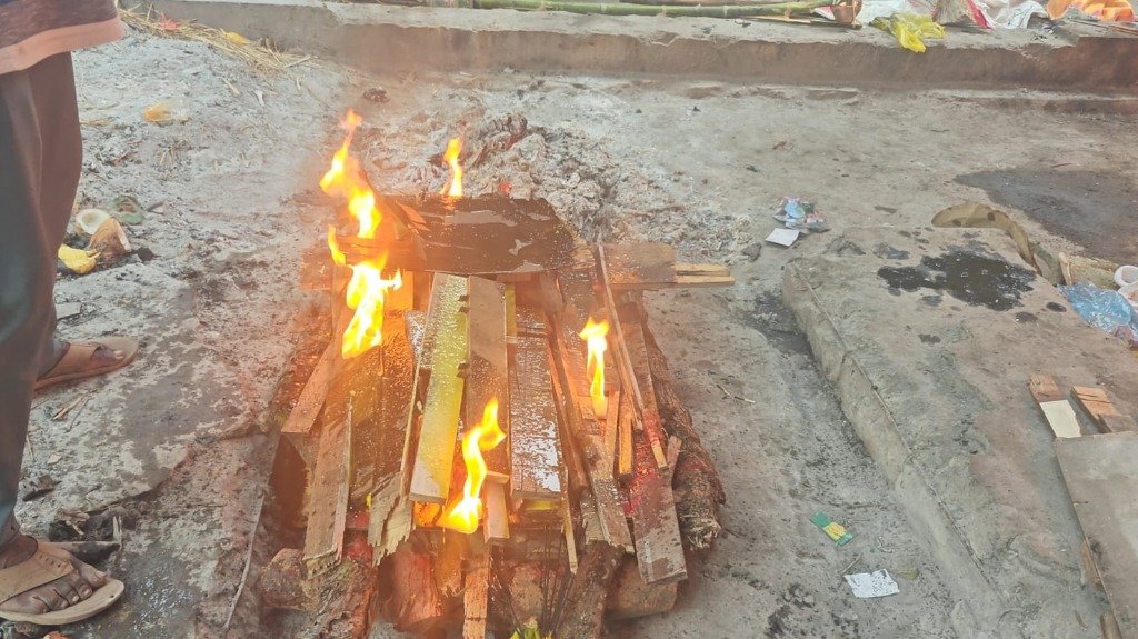 Pet funeral team preparing a respectful farewell in Yelahanka